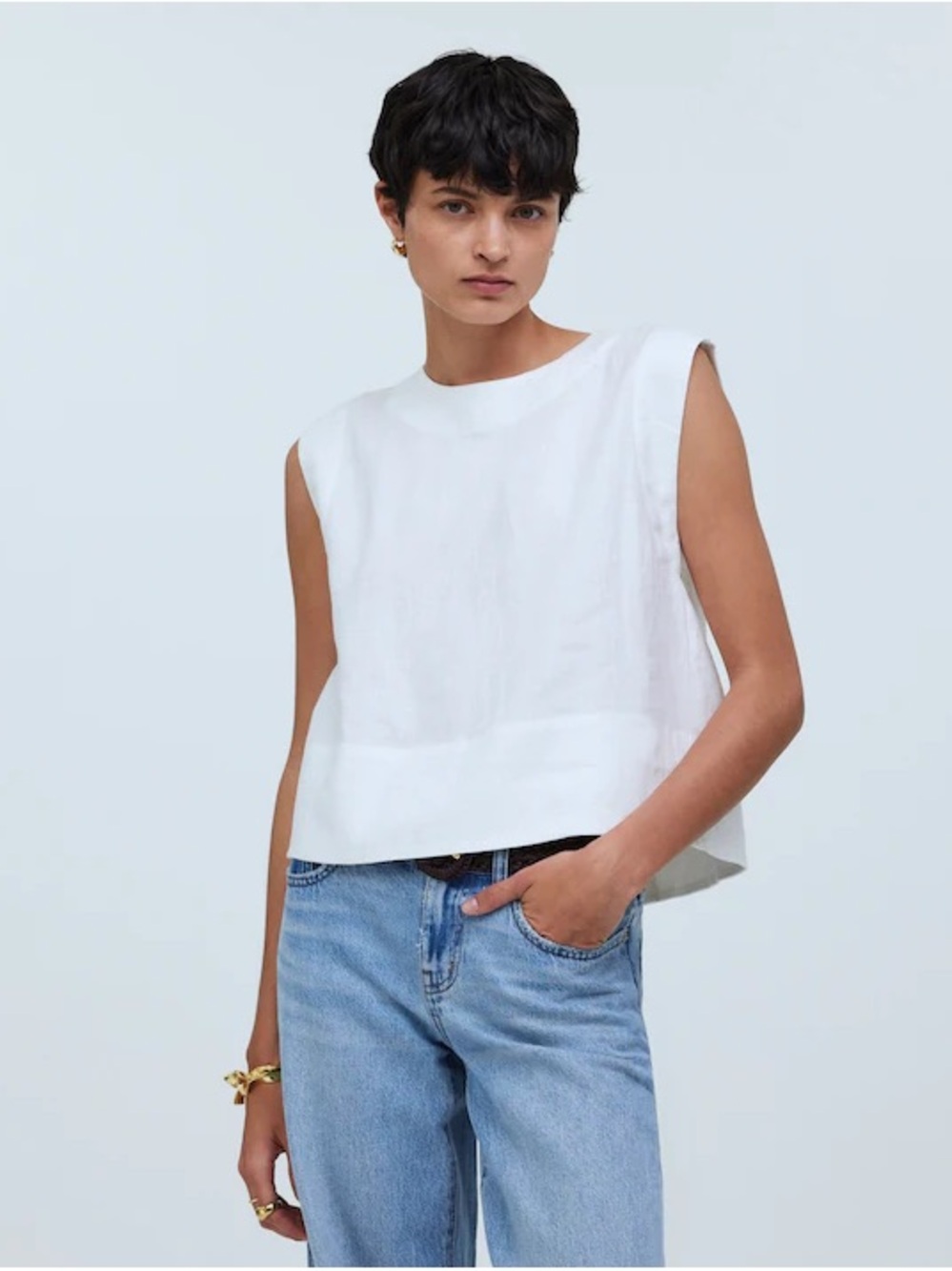 Like New! MADEWELL White
Bateau Neck Tank in 100% Linen Size M